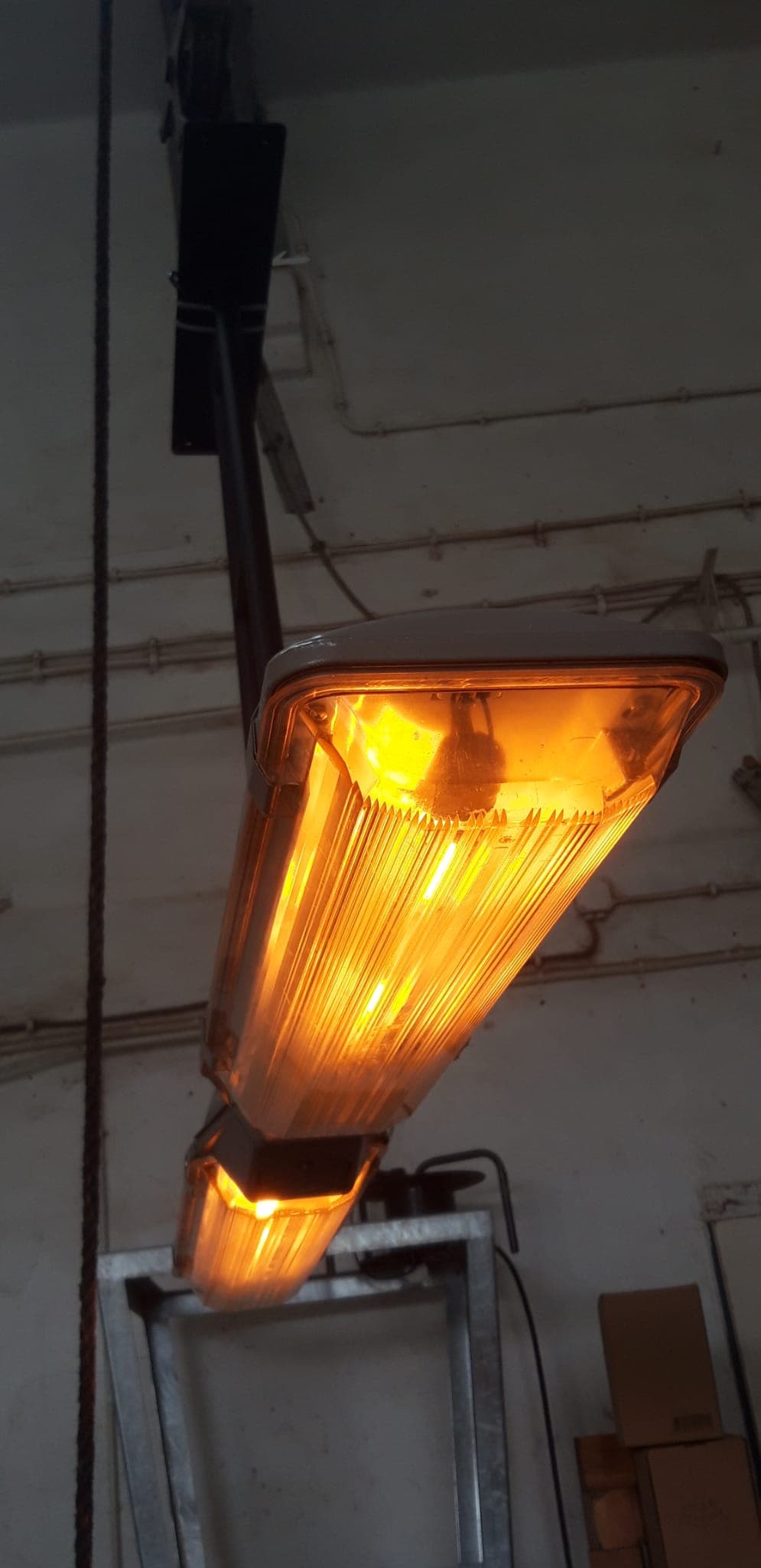 Hanglamp van oude straatlantaarns