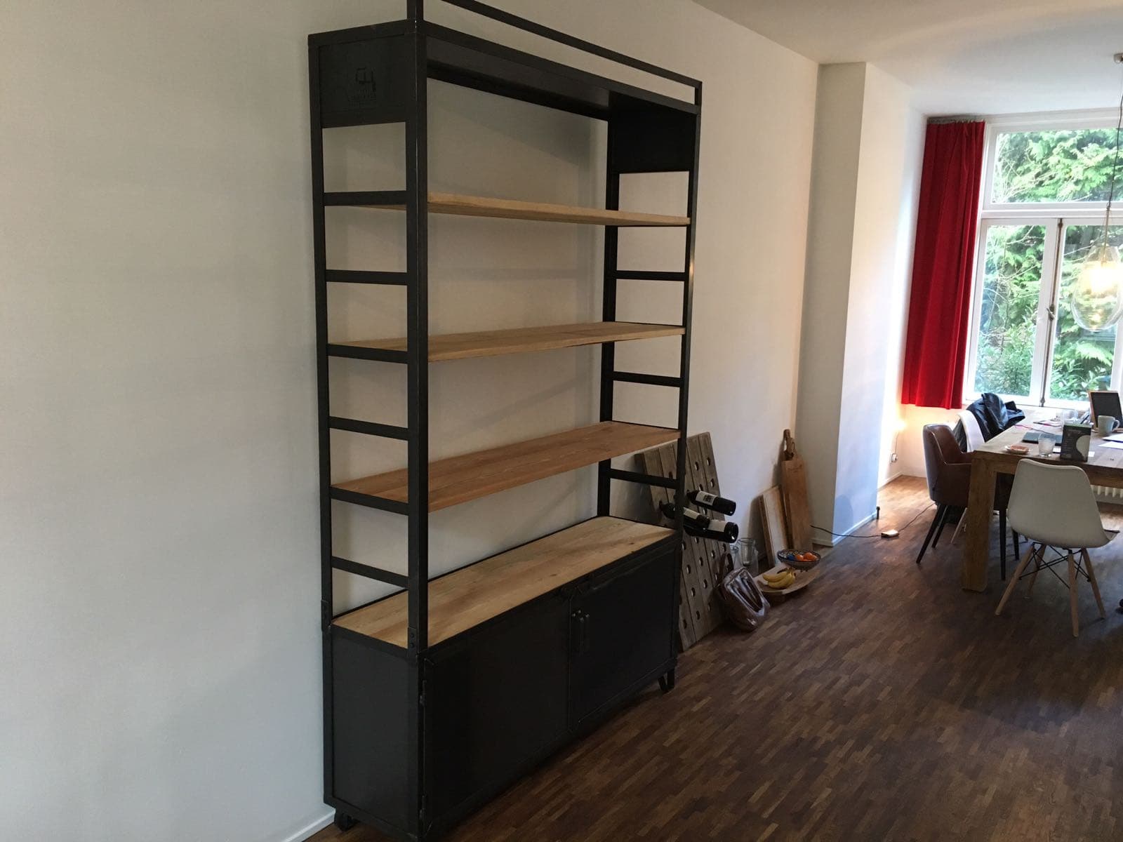 Kast No.15, staal en hout