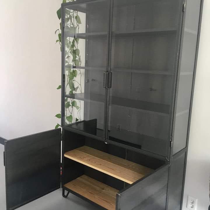 Kast No.15, staal en hout