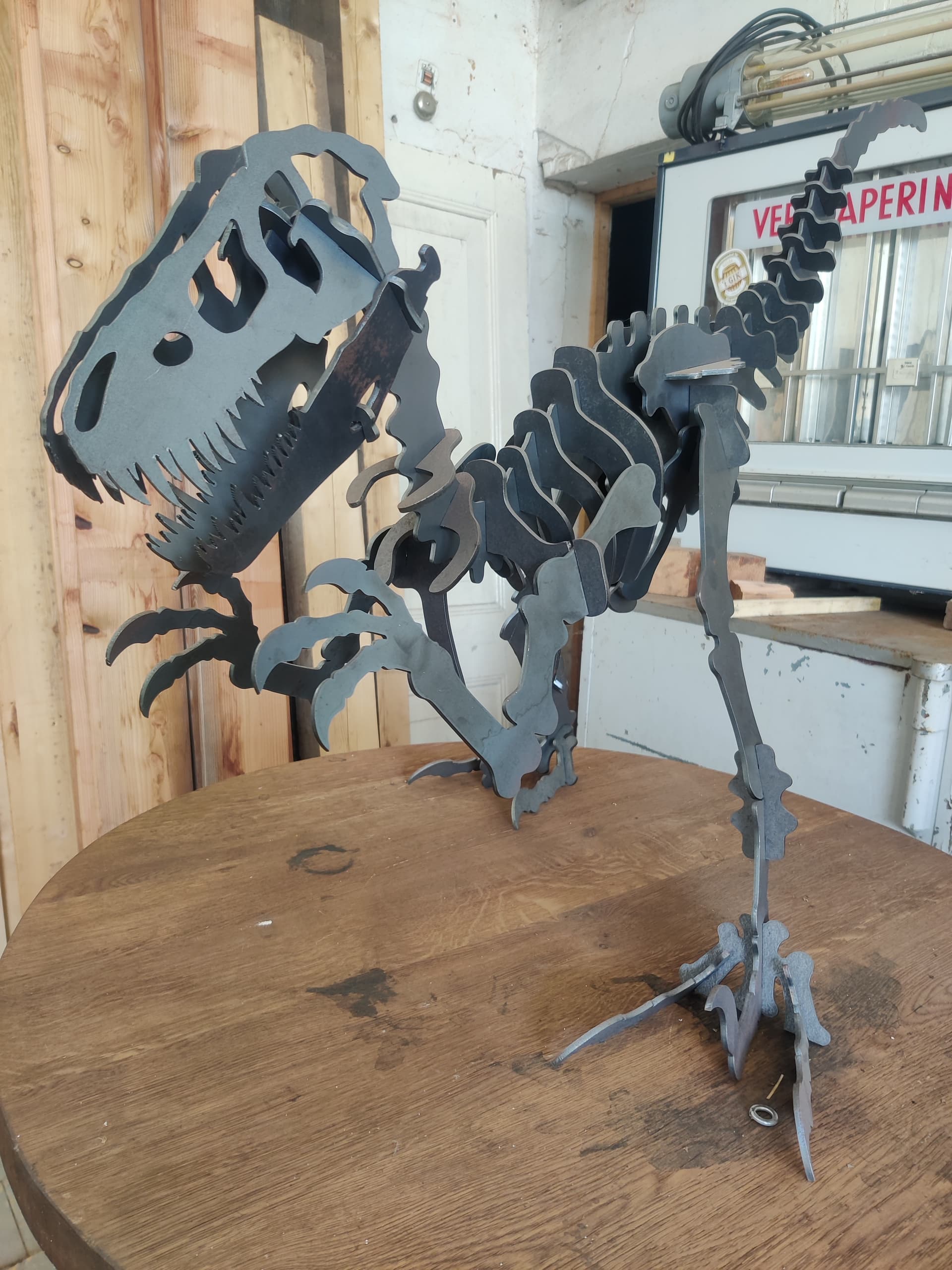 T-rex van staal