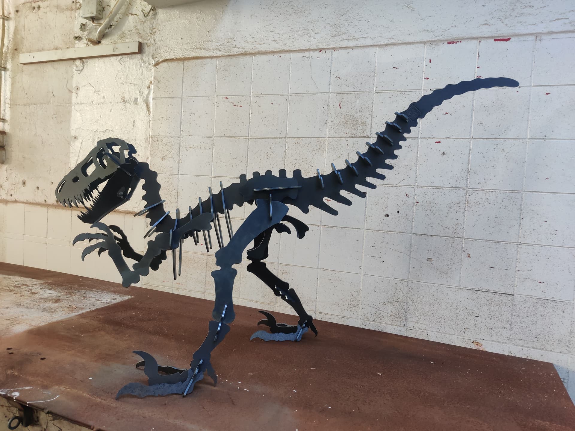 T-rex van staal
