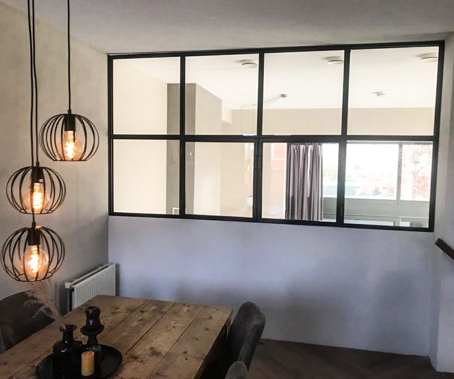 modern stalen binnenraam met glas