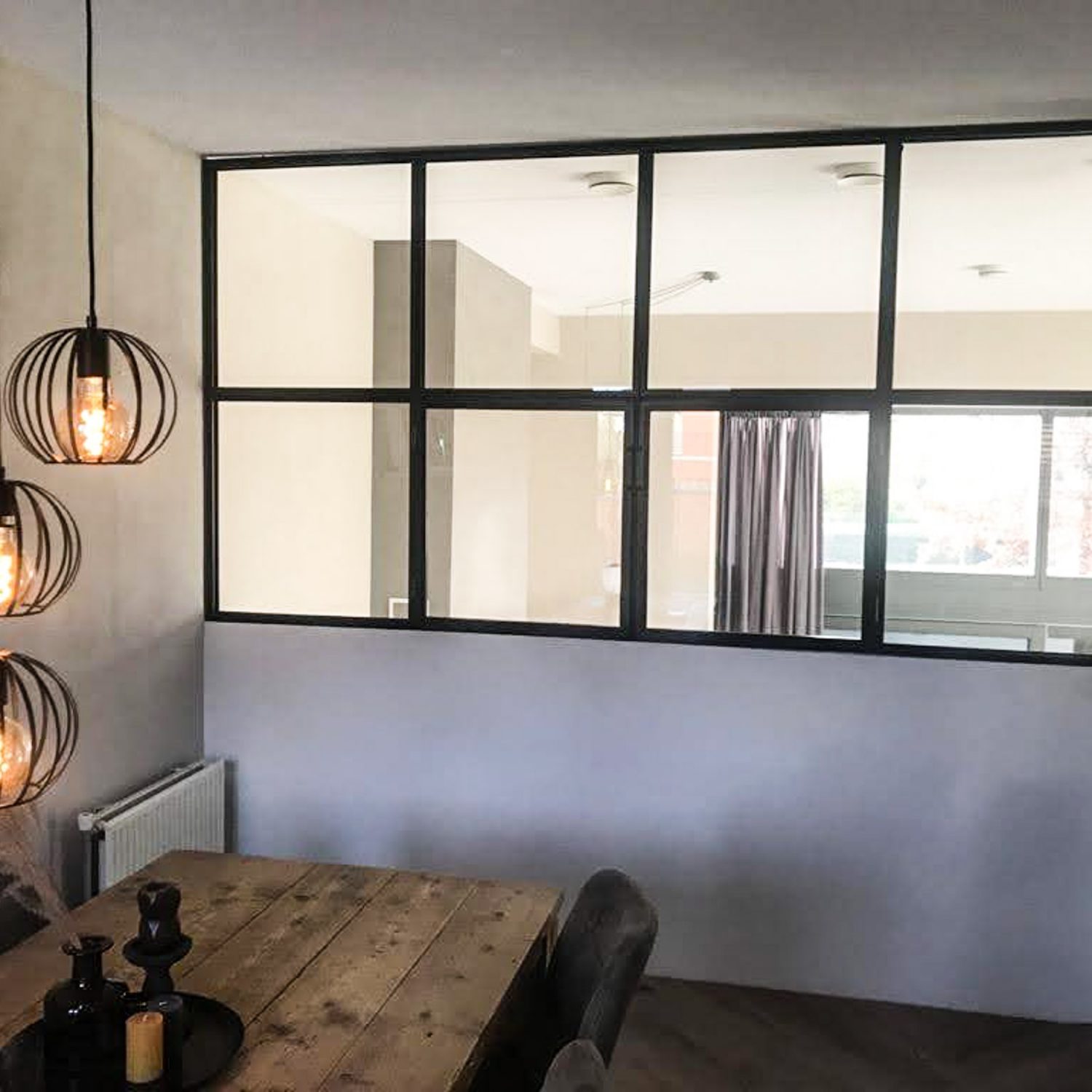 modern stalen binnenraam met glas