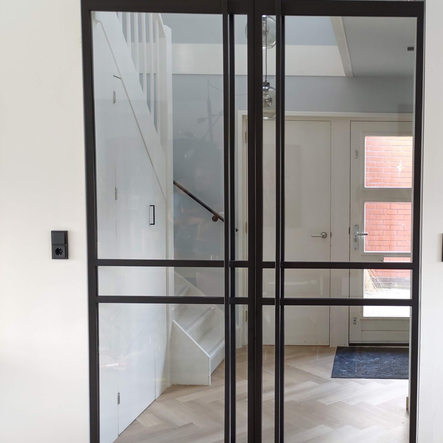 dubbele stalen deur in nieuw huis